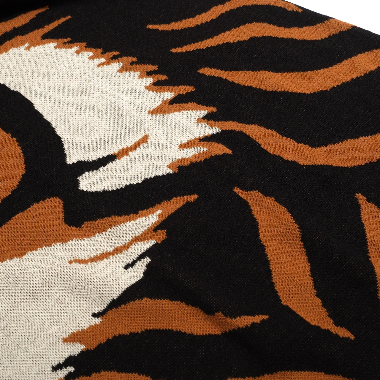 Women's black tiger print vintage knit skirt - Image 5