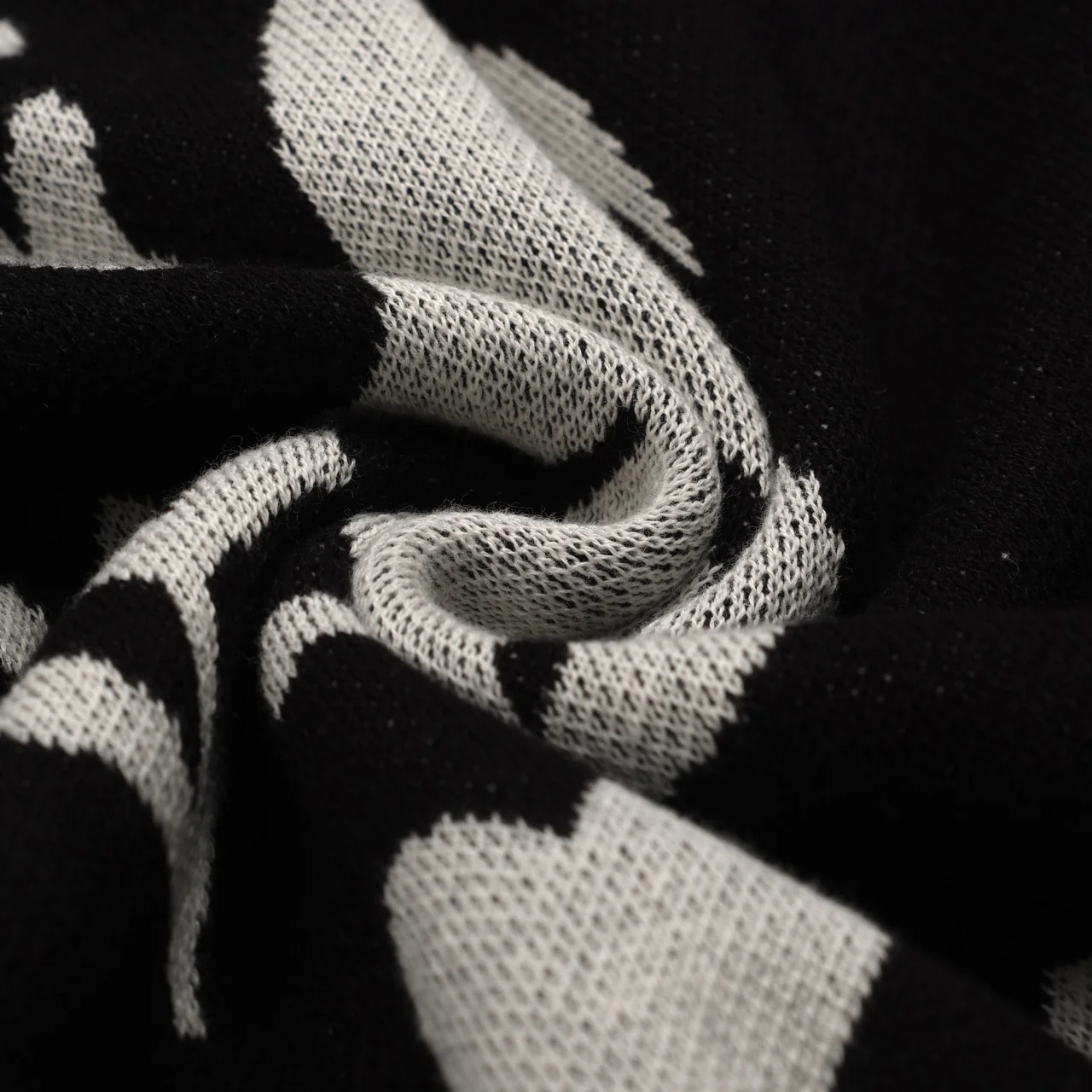 Women's black vintage classic squirrel jacquard knitwear - Image 9