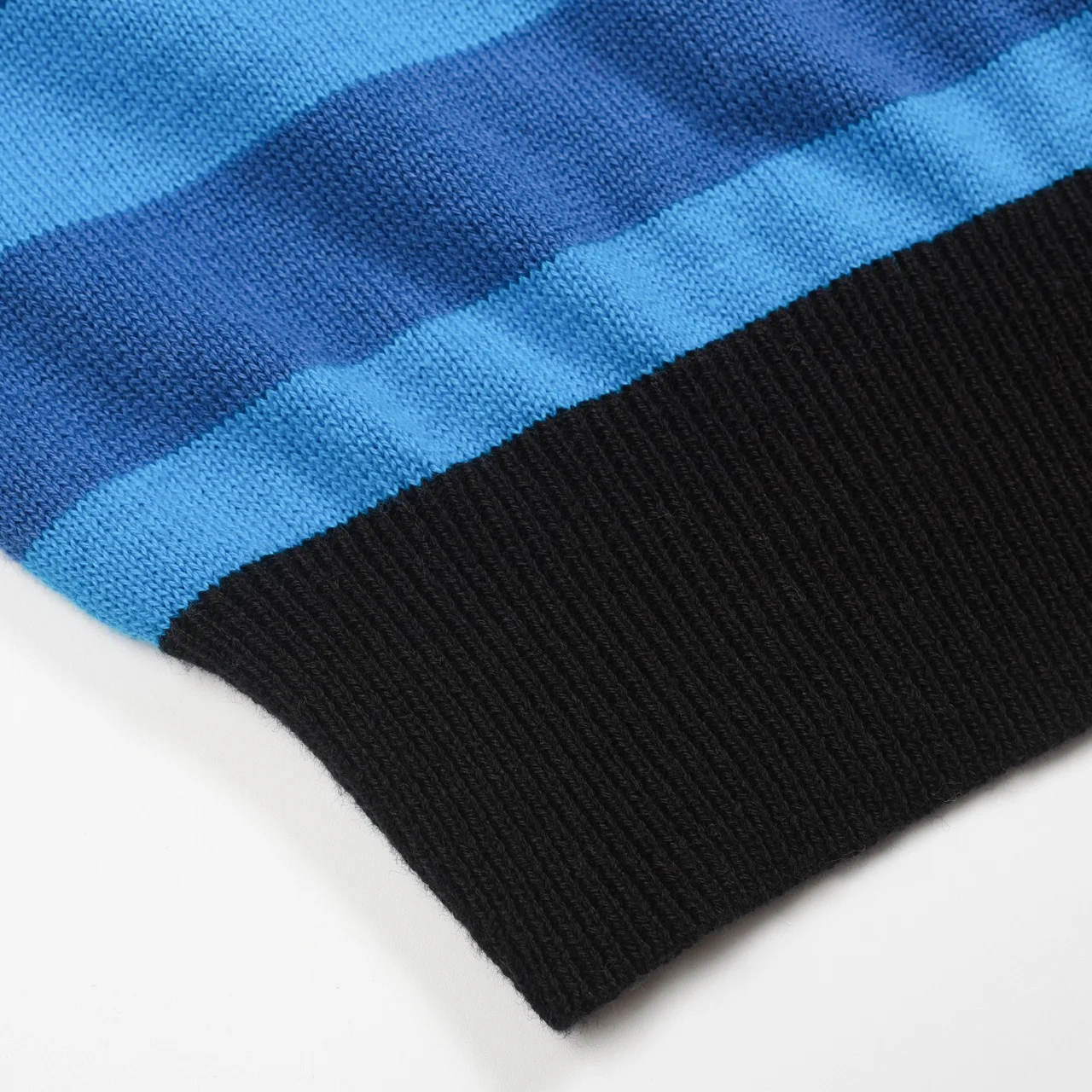 Women's blue striped vintage collage knitwear - Image 5