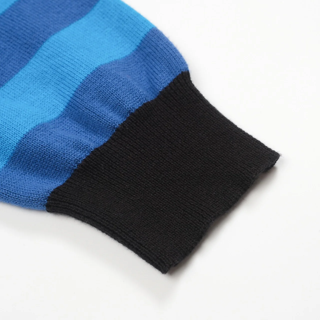 Women's blue striped vintage collage knitwear - Image 8