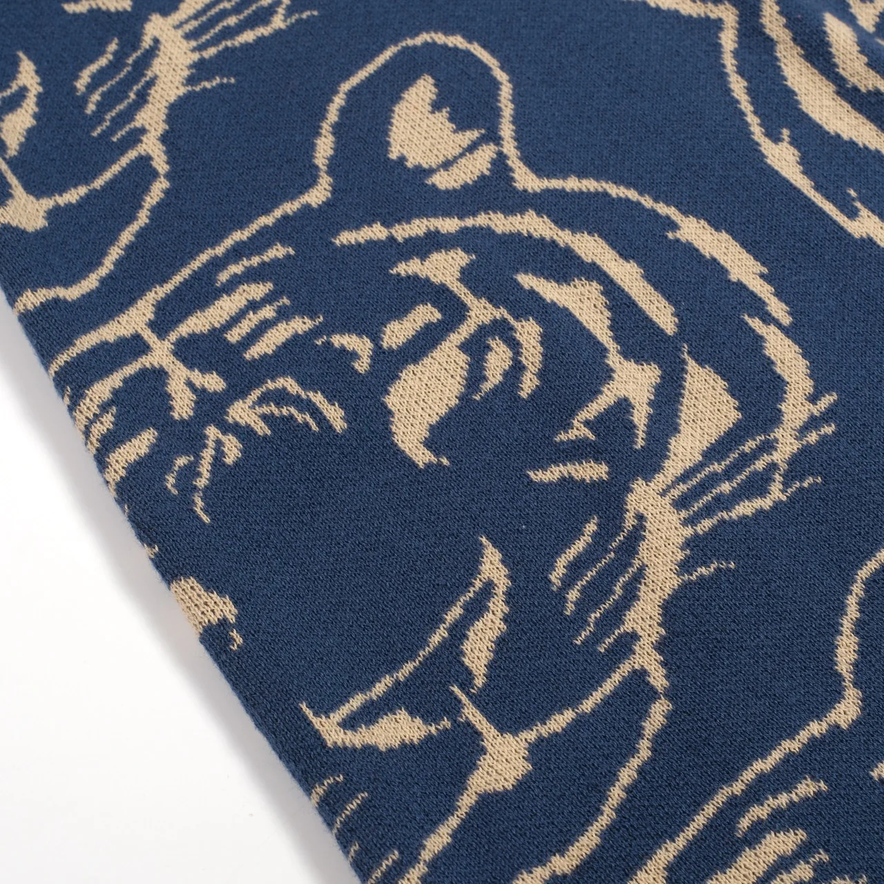 Women's dark blue tiger vintage knit skirt - Image 5