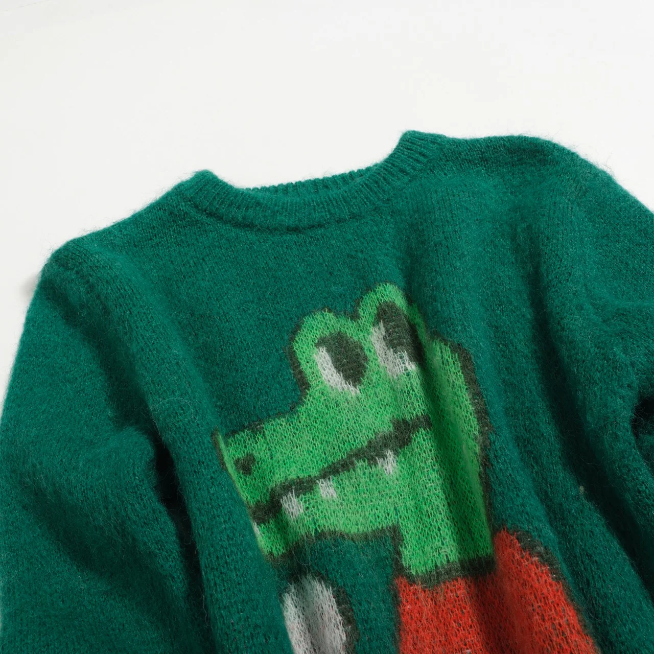 Women's green alligator jacquard plush knitwear - Image 8