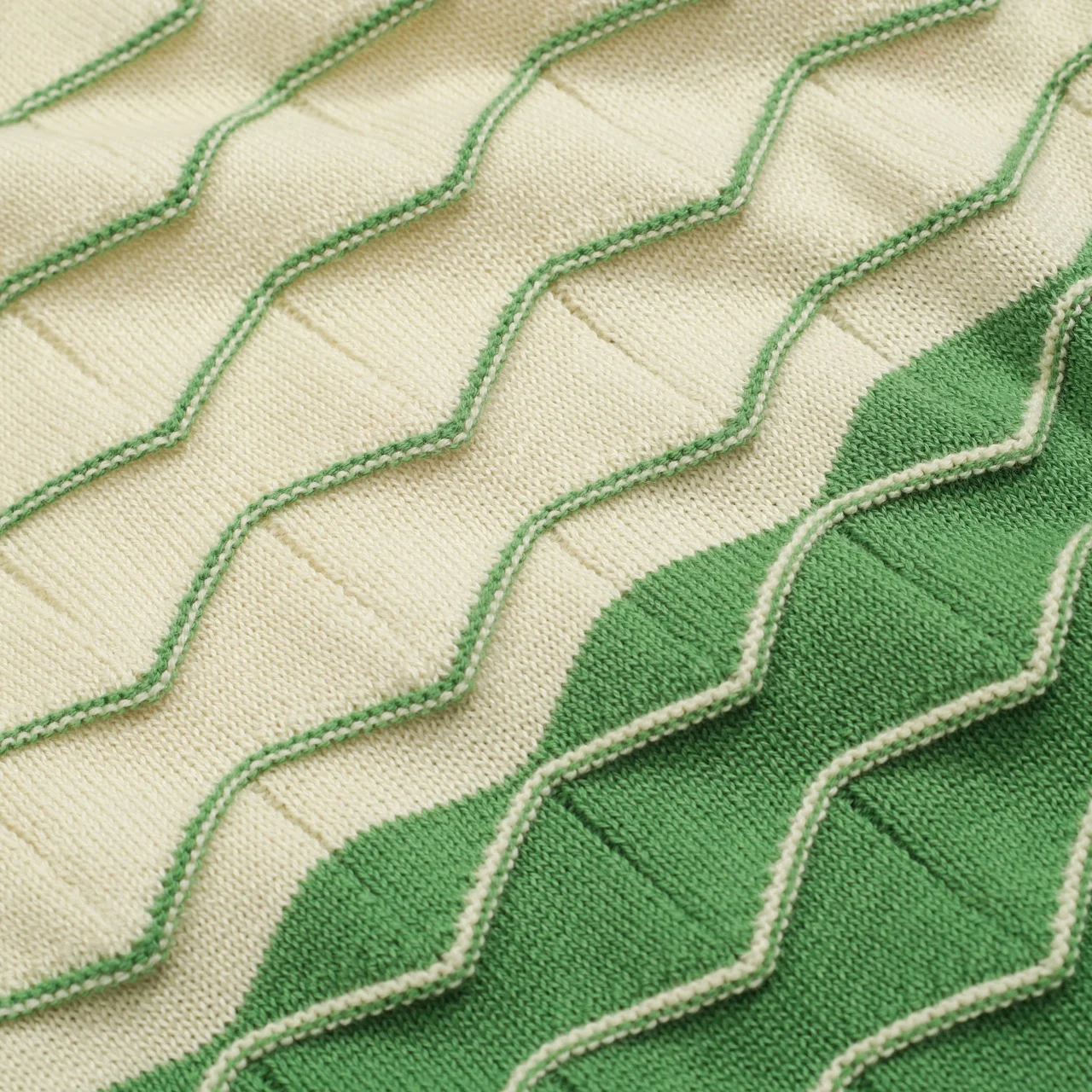 Women's green vintage jacquard knit polo shirt - Image 2