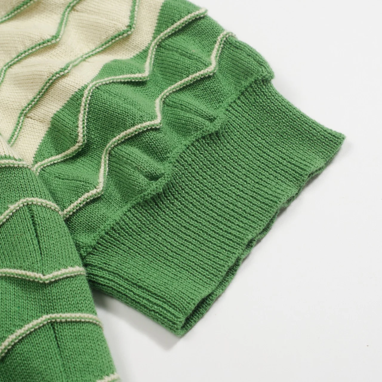Women's green vintage jacquard knit polo shirt - Image 5