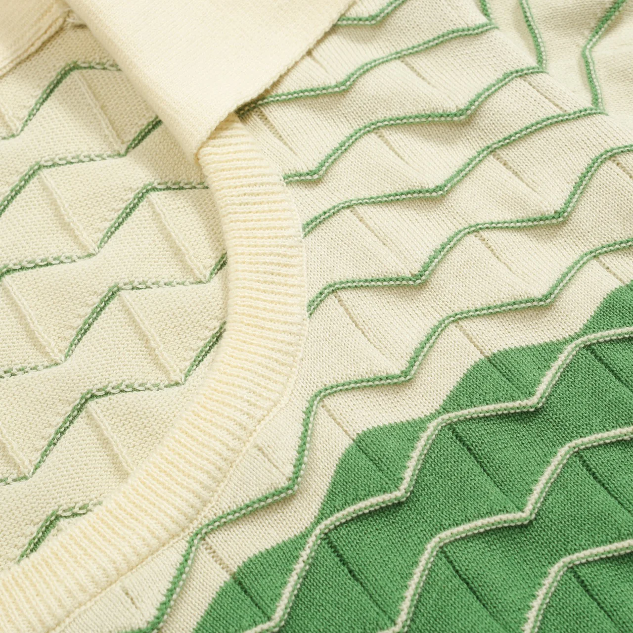 Women's green vintage jacquard knit polo shirt - Image 6