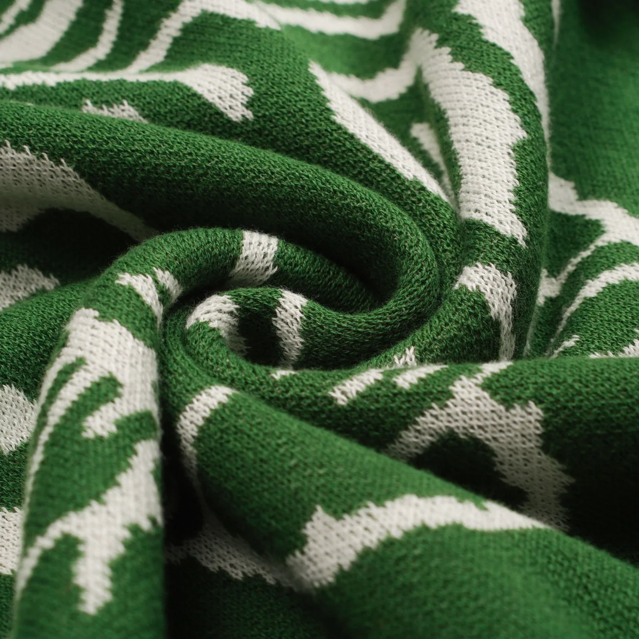 Women's Green Vintage Tiger Artistic Fashion Jacquard Knitwear - Image 9