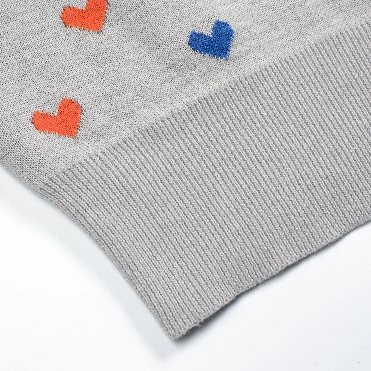 Women's grey heart-shaped vintage jacquard knitwear - Image 6