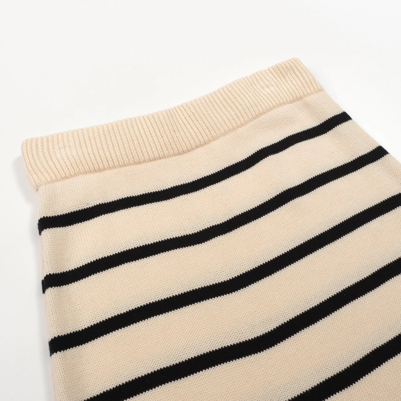 Women's khaki striped jacquard vintage knit skirt - Image 4