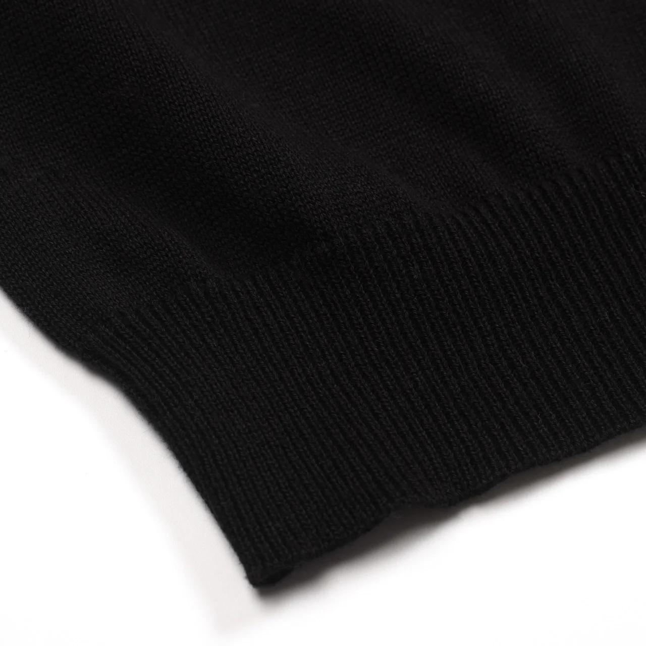 Women's multicolor striped V-neck knitwear - Image 6