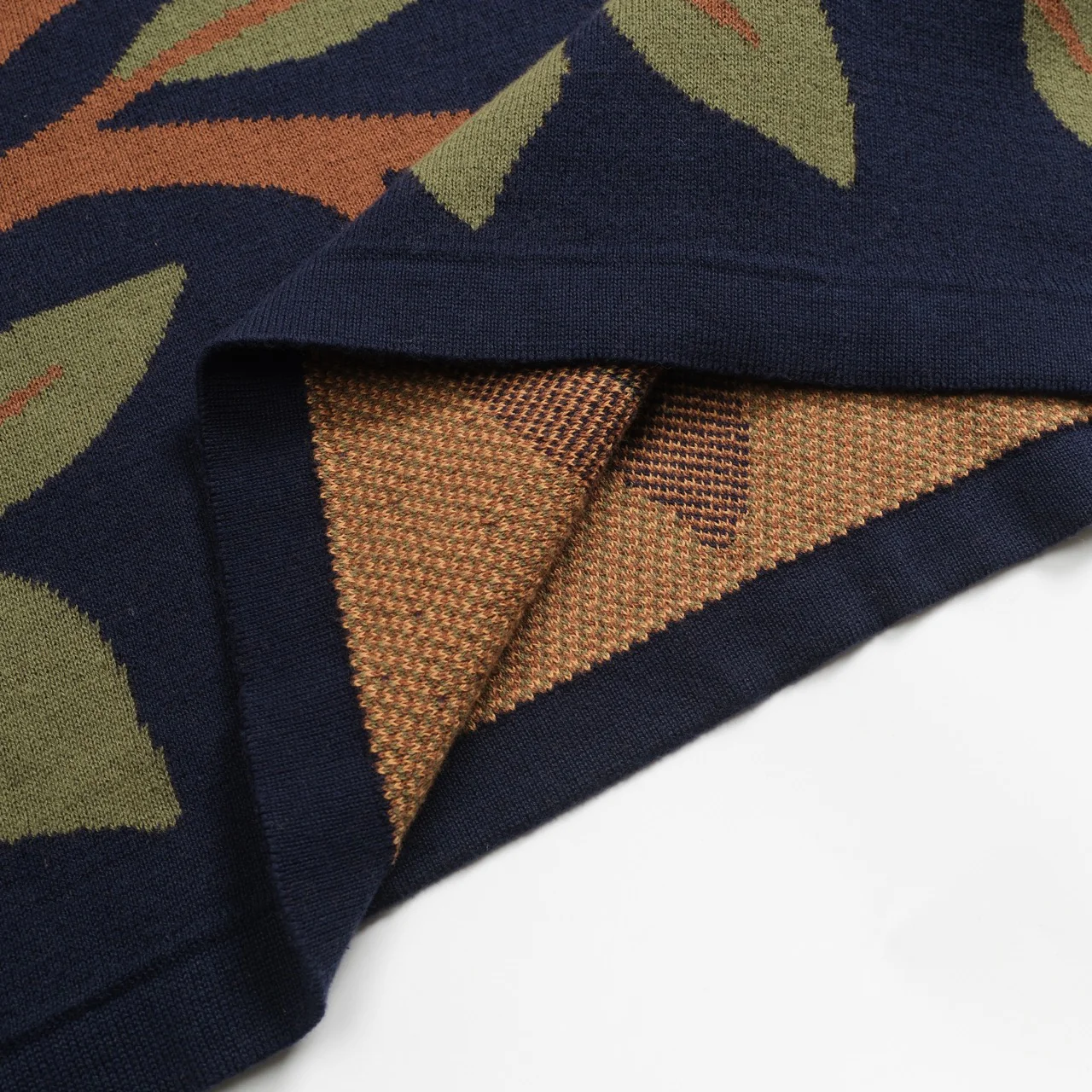 Women's navy vintage squirrel knit skirt - Image 6