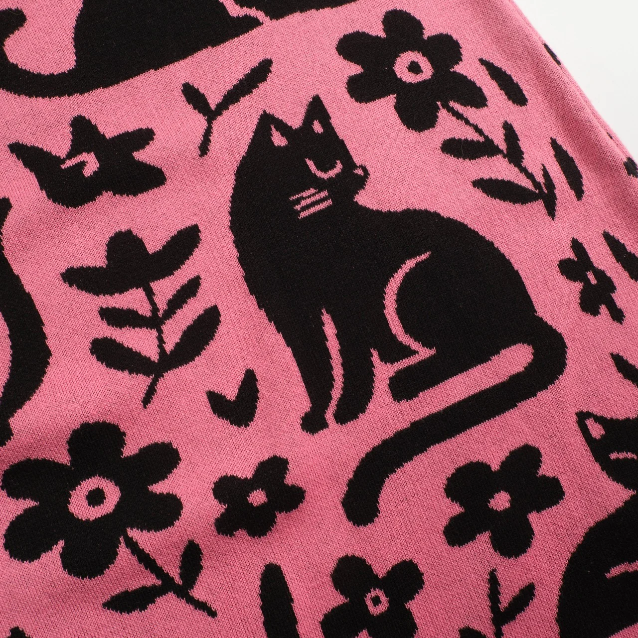 Women's pink retro cat-patterned knitted skirt - Image 2
