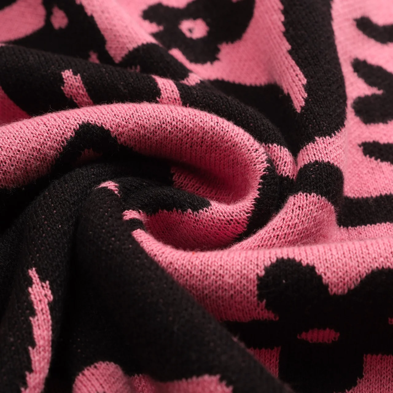 Women's pink retro cat-patterned knitted skirt - Image 9
