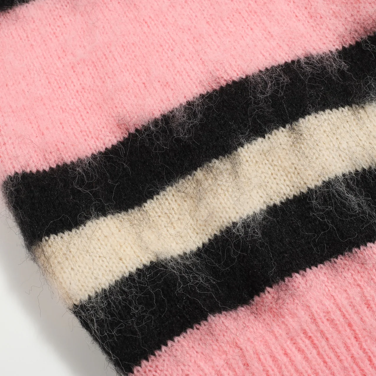 Women's pink striped jacquard plush knitted fabric - Image 7