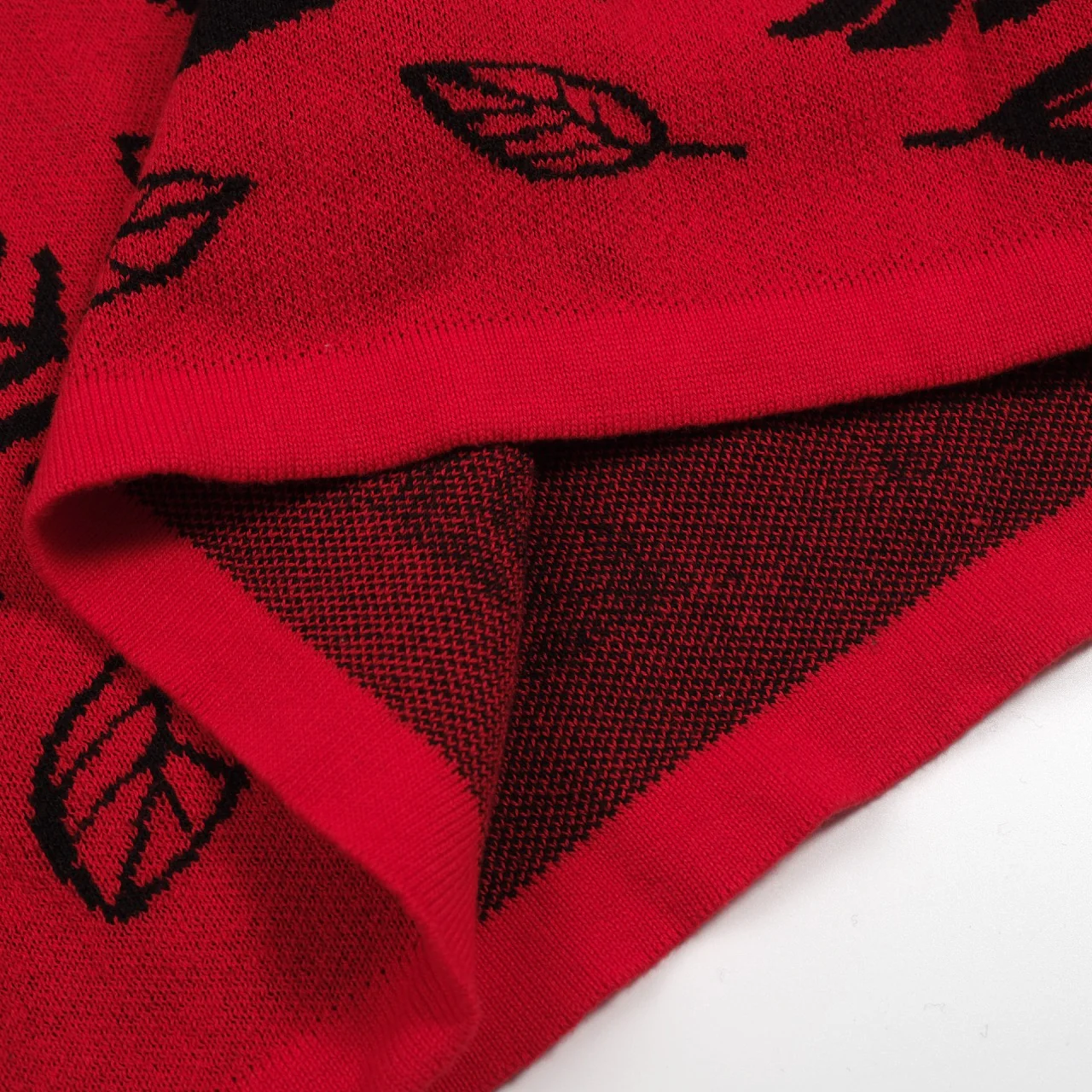 Women's red animal jacquard knit skirt - Image 4