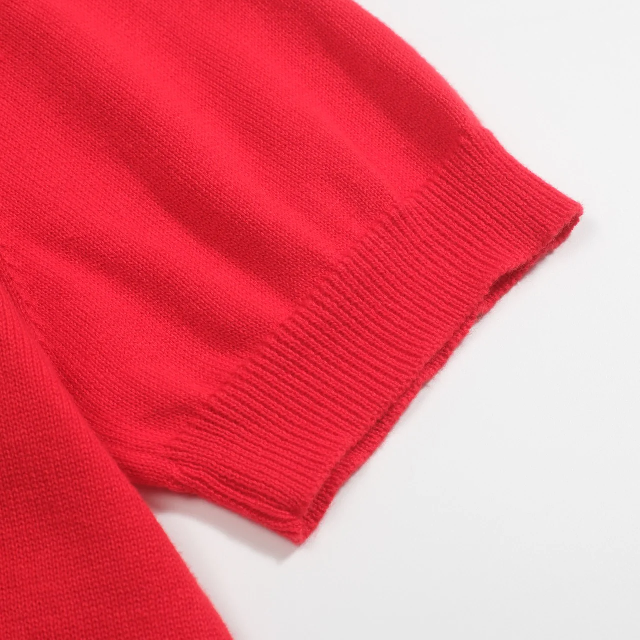 Women's red vintage jacquard V-neck knit T-shirt - Image 5