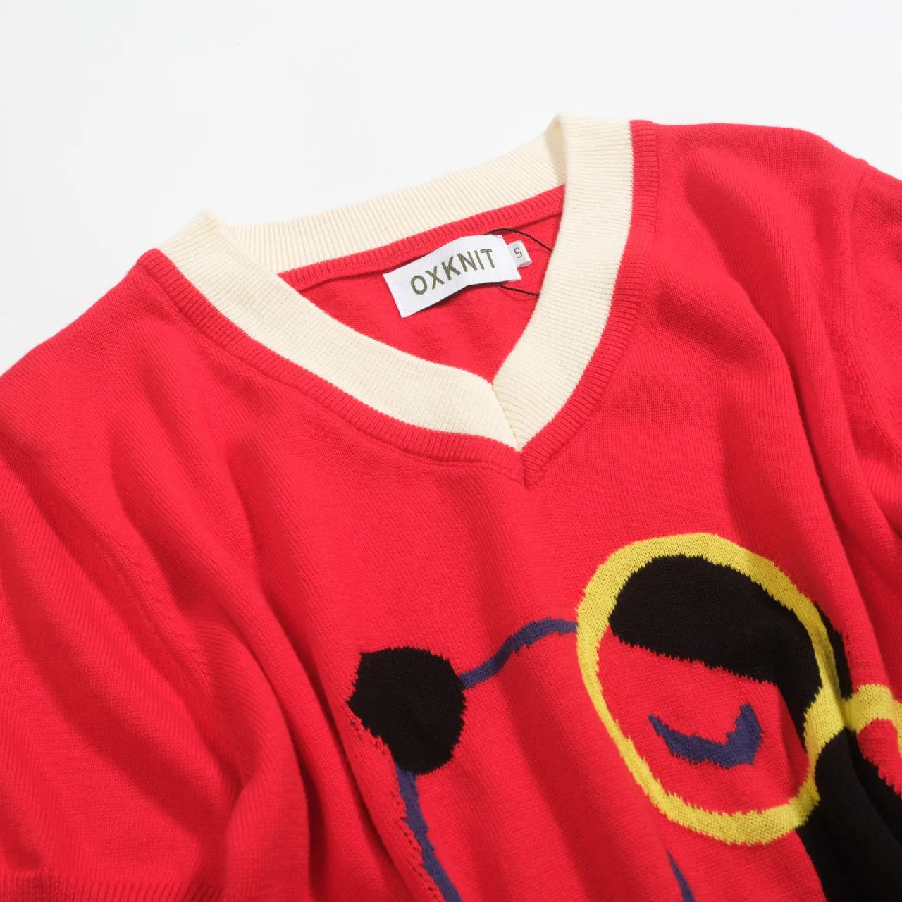 Women's red vintage jacquard V-neck knit T-shirt - Image 8