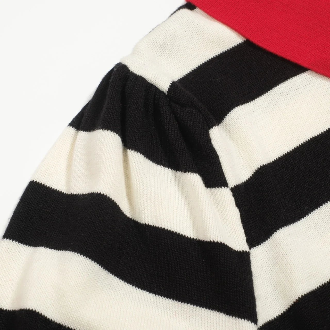 Women's red vintage striped bubble sleeve knitted polo - Image 7