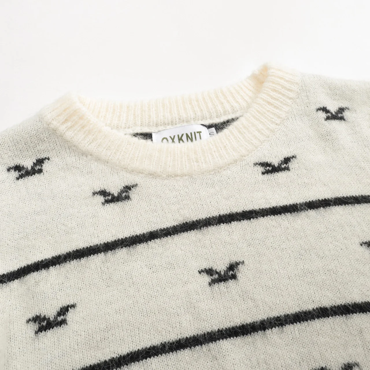 Women's retro striped seagull knitwear - Cropped length - Image 4