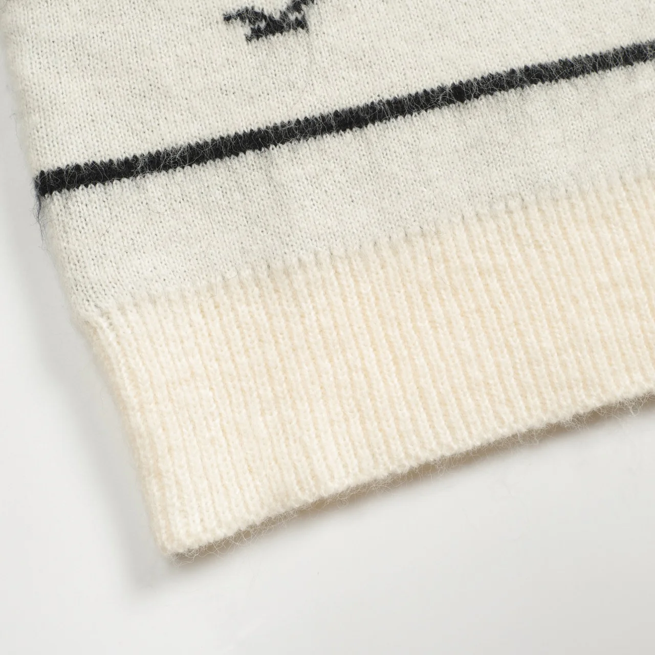 Women's retro striped seagull knitwear - Cropped length - Image 5