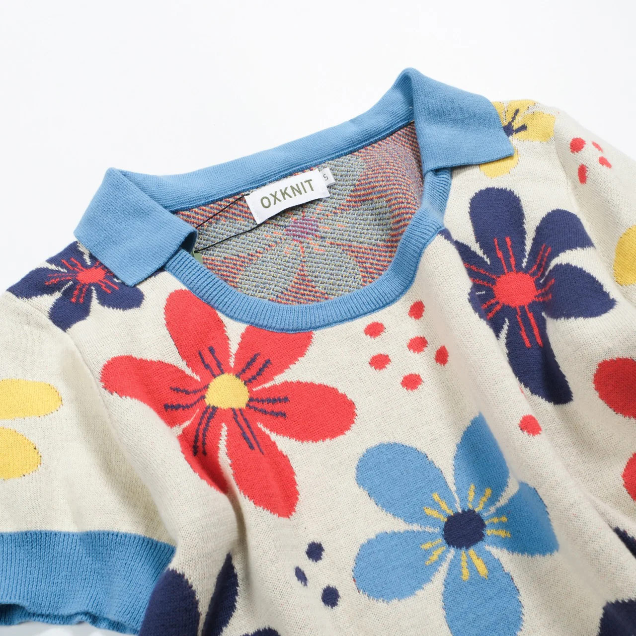Women's vintage apricot floral jacquard knit polo shirt - Image 6