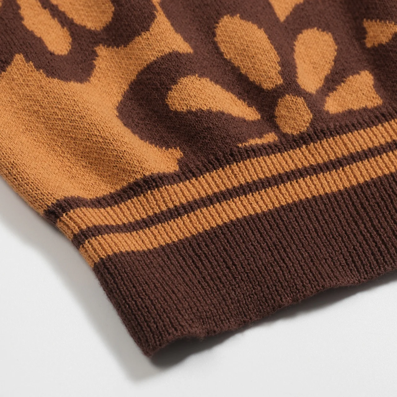 Women's vintage brown jacquard bubble sleeve polo - Image 7