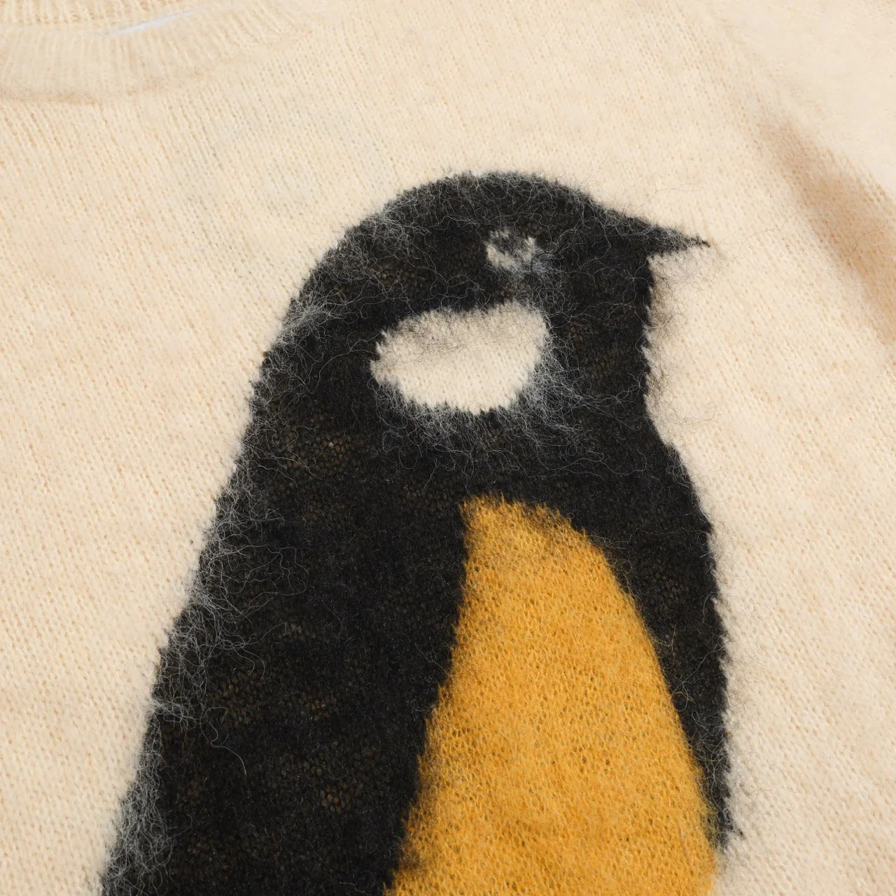 Women's white apricot bird jacquard plush knitwear - Image 2