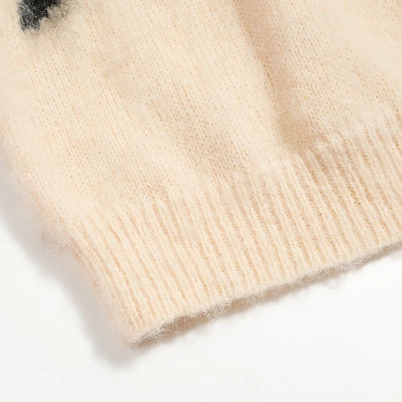 Women's white apricot bird jacquard plush knitwear - Image 7