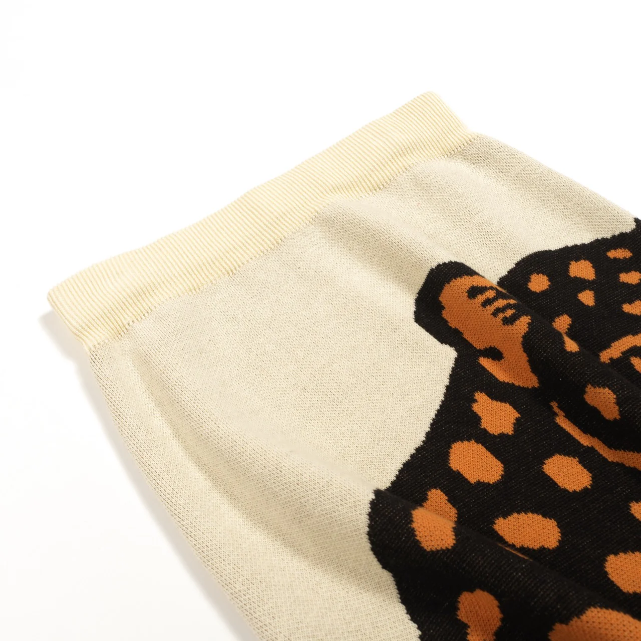 Women's white apricot-colored cheetah retro knitted skirt - Image 10