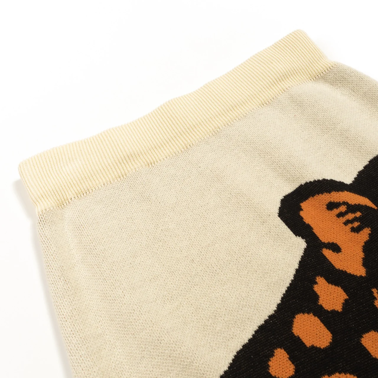 Women's white apricot-colored cheetah retro knitted skirt - Image 4