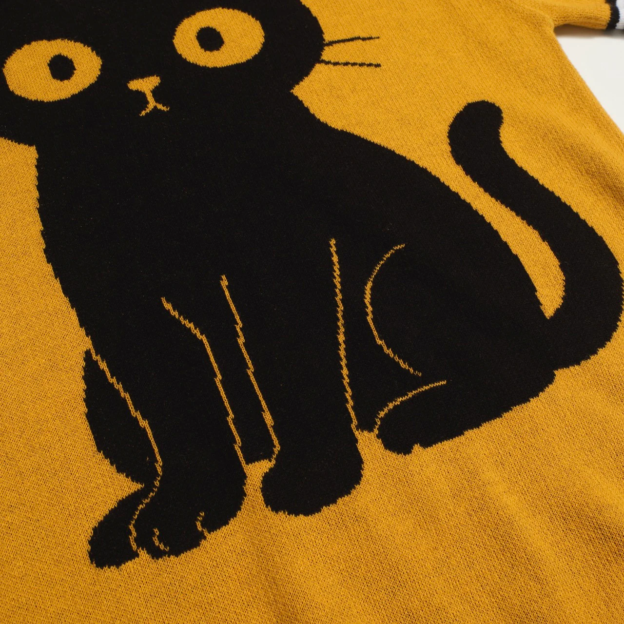 Women's yellow cat floral vintage jacquard knit T-shirt - Image 5