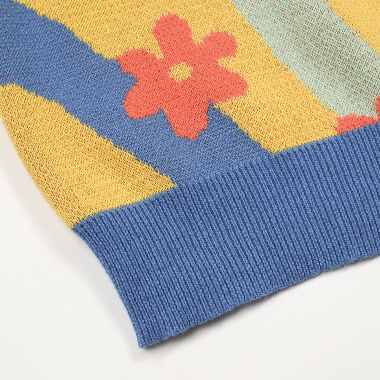 Women's Yellow Flower Art Stripes Jacquard Knitwear - Image 5